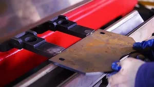 ورشة تصنيع المبادل الحراري الغلافي الأنبوبي- ماكينة ثني CNC