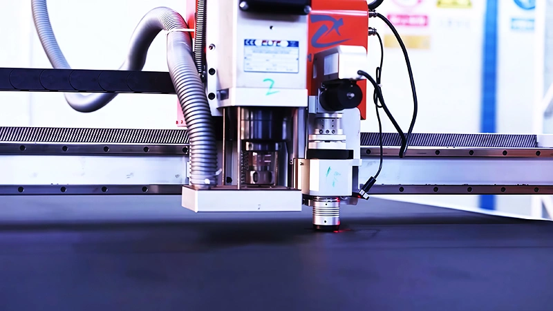 ورشة تبريد صناعية - ماكينة قطع القطن العازل